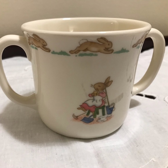 Royal Doulton Bunnykins House Cleaning Mug - Picture 2 of 6